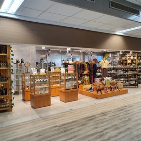 shop & dine