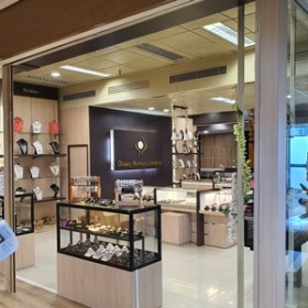 shop & dine